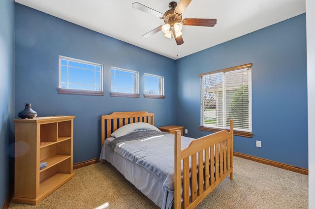 3335 N Flat Creek Cir, Wichita, KS 67205