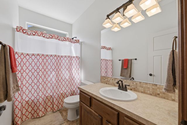 3335 N Flat Creek Cir, Wichita, KS 67205