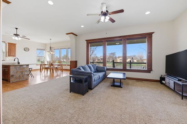 3335 N Flat Creek Cir, Wichita, KS 67205