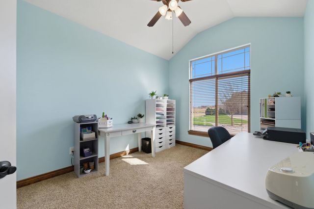 3335 N Flat Creek Cir, Wichita, KS 67205