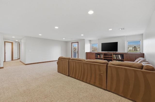 3335 N Flat Creek Cir, Wichita, KS 67205