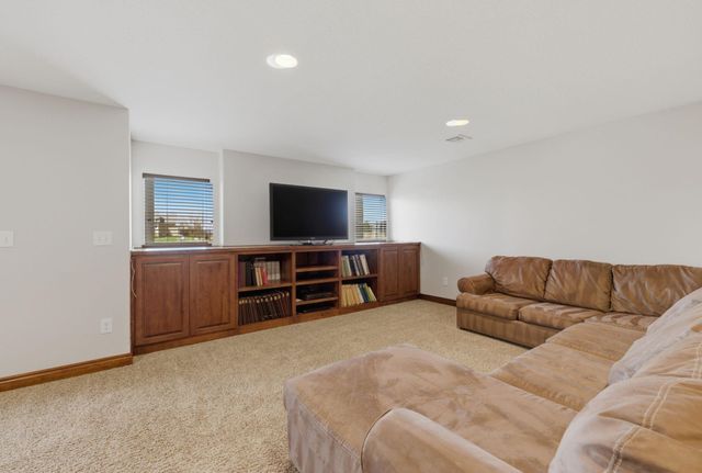 3335 N Flat Creek Cir, Wichita, KS 67205