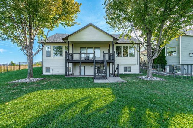 3335 N Flat Creek Cir, Wichita, KS 67205