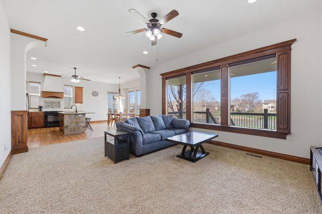 3335 N Flat Creek Cir, Wichita, KS 67205