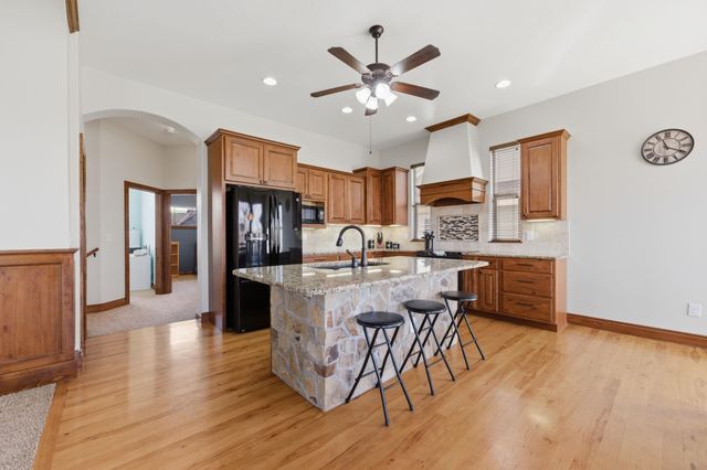 3335 N Flat Creek Cir, Wichita, KS 67205