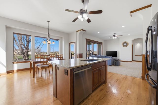 3335 N Flat Creek Cir, Wichita, KS 67205