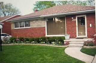 22130 Kenosha Street S, Oak Park, MI 48237