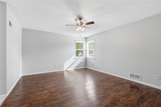 10583 Long Street, Lenexa, KS 66215