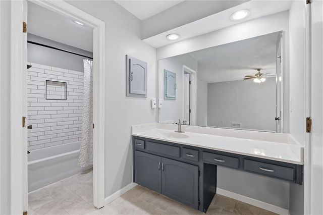 10583 Long Street, Lenexa, KS 66215