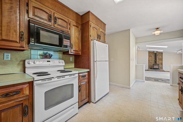 17 Glover Avenue, Newtown, CT 06470