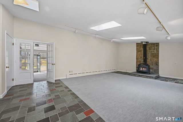 17 Glover Avenue, Newtown, CT 06470