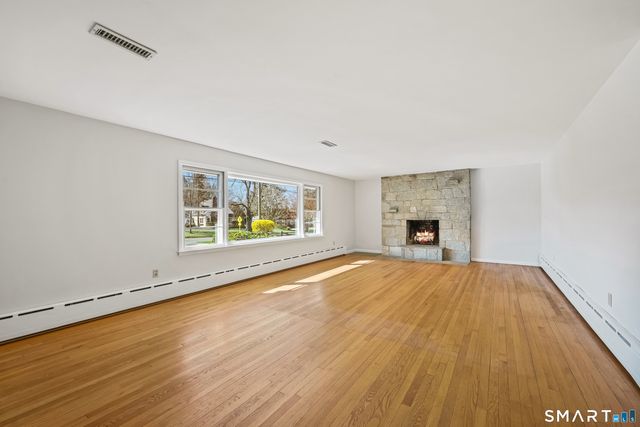 17 Glover Avenue, Newtown, CT 06470