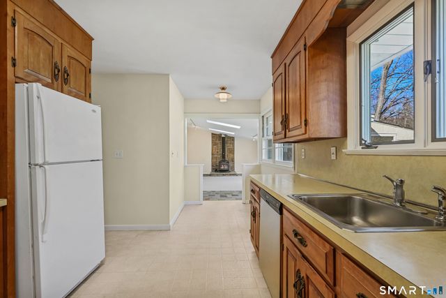 17 Glover Avenue, Newtown, CT 06470