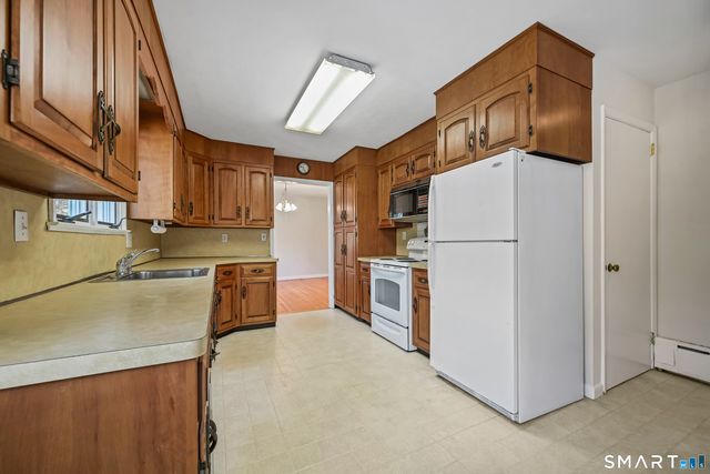 17 Glover Avenue, Newtown, CT 06470