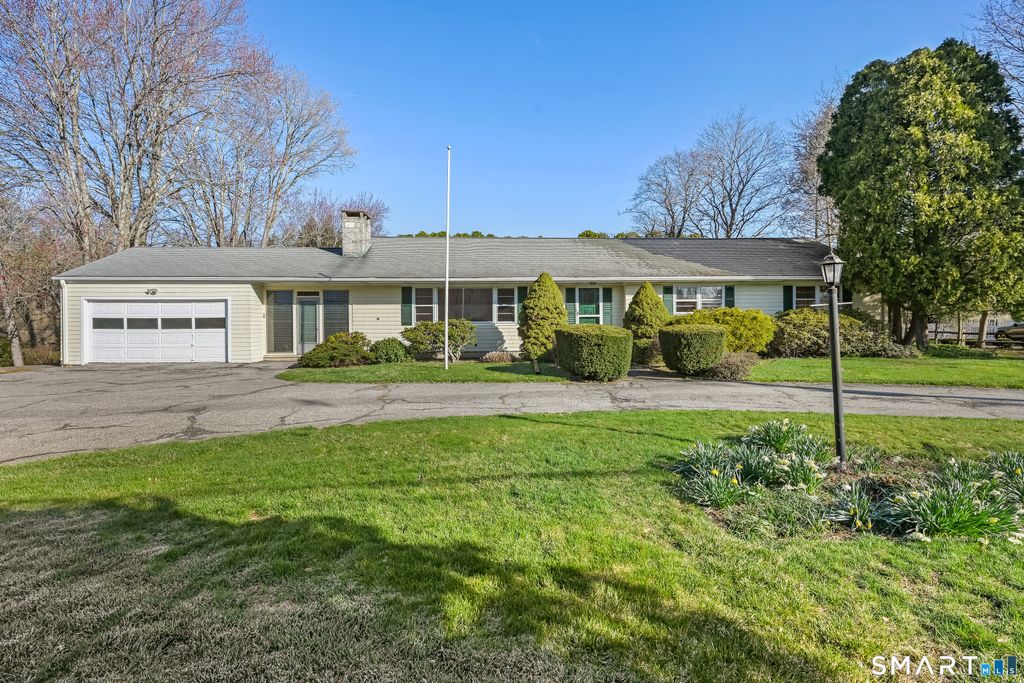 17 Glover Avenue, Newtown, CT 06470