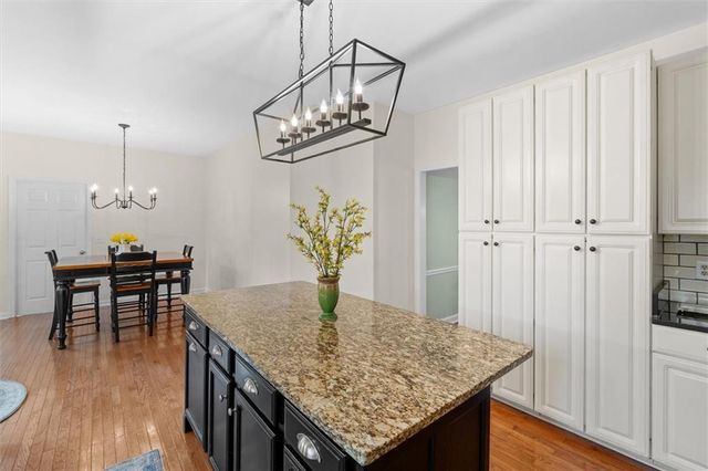 9399 Cresent Ct, Douglasville, GA 30135