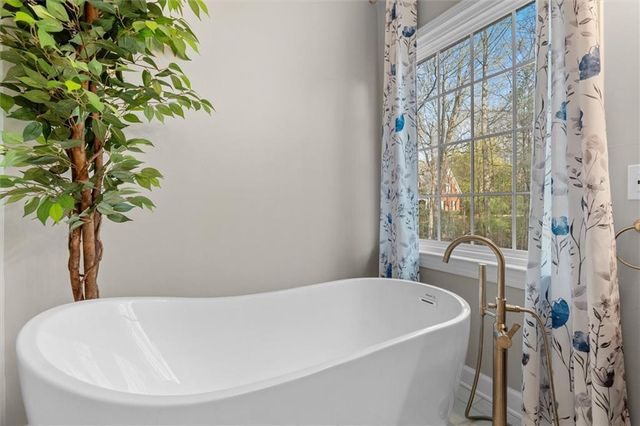 9399 Cresent Ct, Douglasville, GA 30135