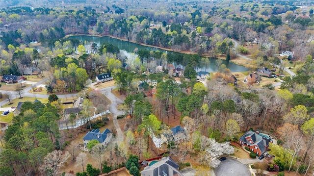 9399 Cresent Ct, Douglasville, GA 30135