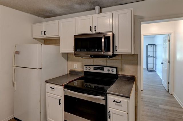 4521 NE 45th Street, Kansas City, MO 64117