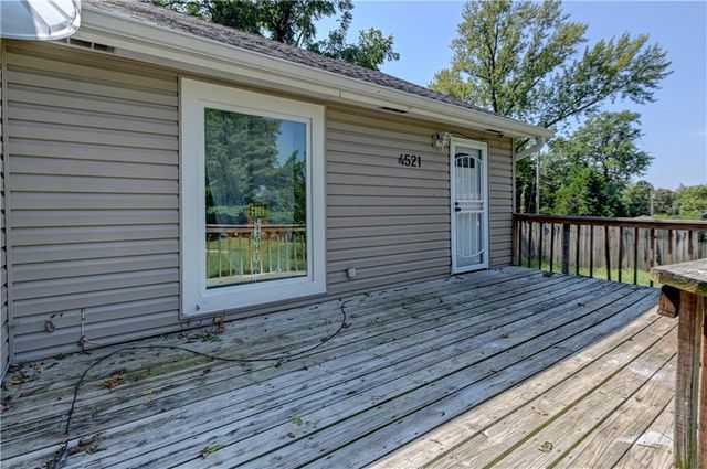 4521 NE 45th Street, Kansas City, MO 64117