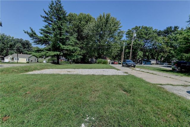4521 NE 45th Street, Kansas City, MO 64117