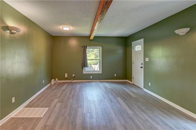 4521 NE 45th Street, Kansas City, MO 64117