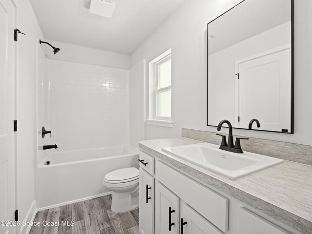 460 Wellwood Street SW, Palm Bay, FL 32908