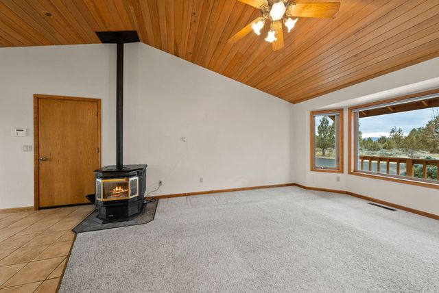 5745 NW Homestead Way, Redmond, OR 97756