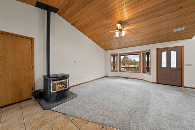 5745 NW Homestead Way, Redmond, OR 97756