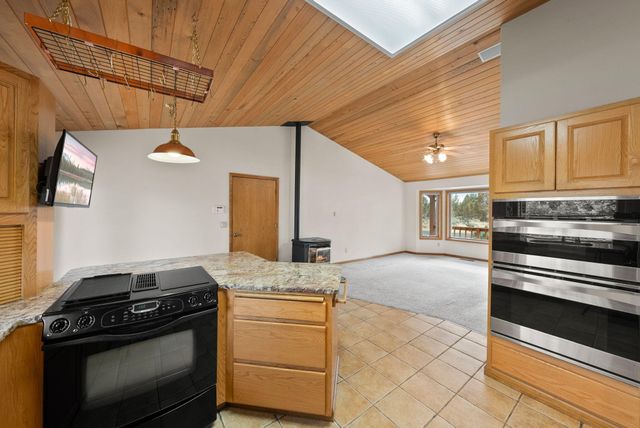 5745 NW Homestead Way, Redmond, OR 97756