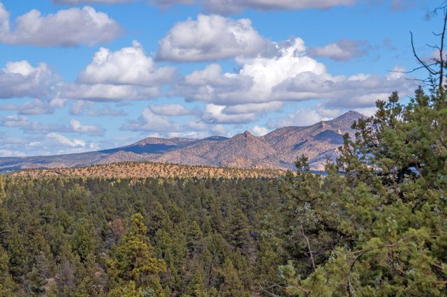 5745 NW Homestead Way, Redmond, OR 97756