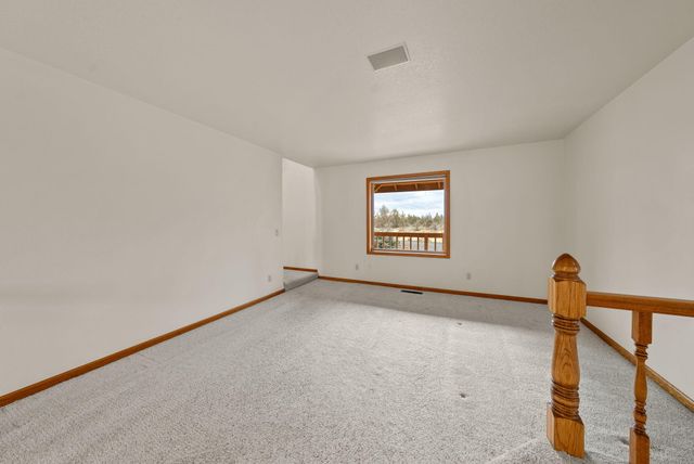 5745 NW Homestead Way, Redmond, OR 97756