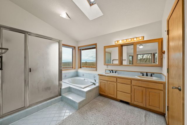 5745 NW Homestead Way, Redmond, OR 97756