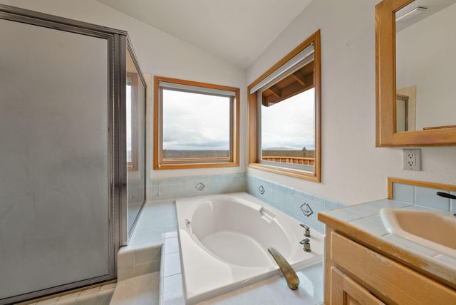 5745 NW Homestead Way, Redmond, OR 97756