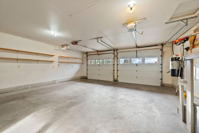 5745 NW Homestead Way, Redmond, OR 97756