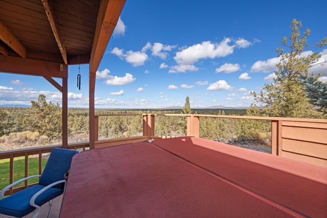 5745 NW Homestead Way, Redmond, OR 97756