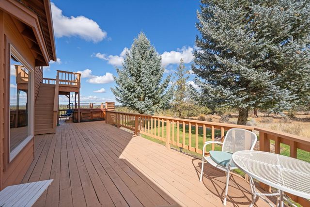 5745 NW Homestead Way, Redmond, OR 97756