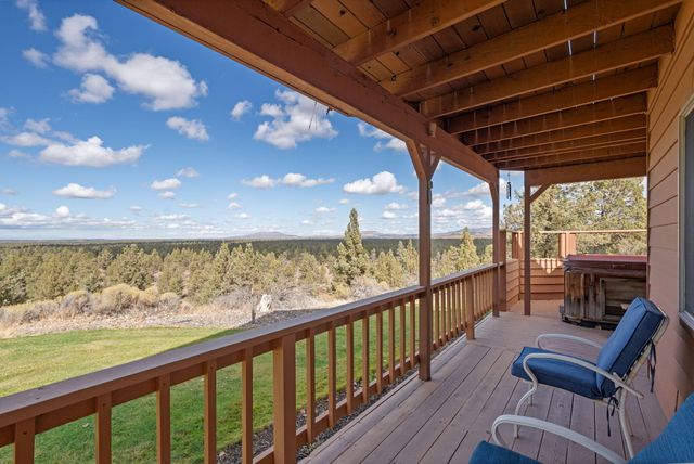 5745 NW Homestead Way, Redmond, OR 97756