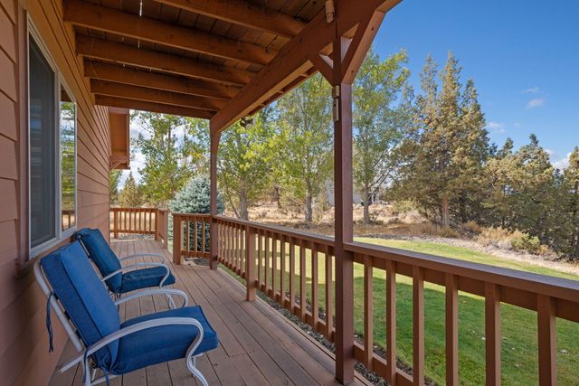 5745 NW Homestead Way, Redmond, OR 97756