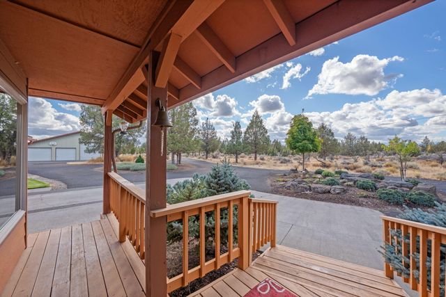 5745 NW Homestead Way, Redmond, OR 97756