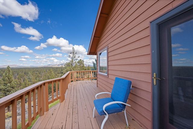 5745 NW Homestead Way, Redmond, OR 97756