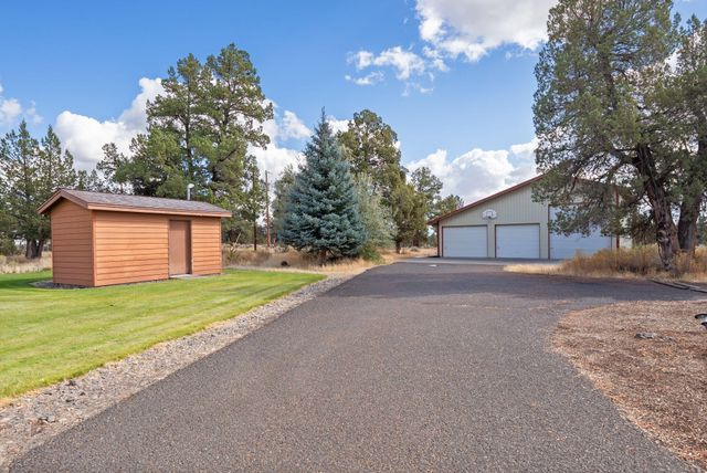 5745 NW Homestead Way, Redmond, OR 97756