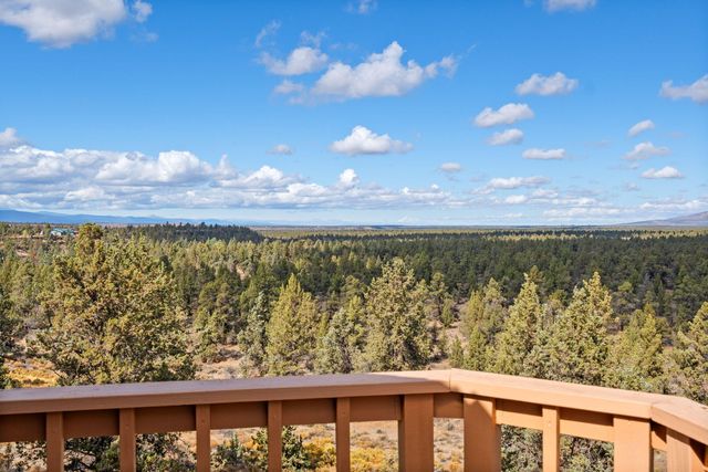 5745 NW Homestead Way, Redmond, OR 97756