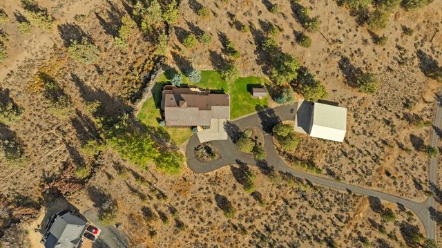 5745 NW Homestead Way, Redmond, OR 97756