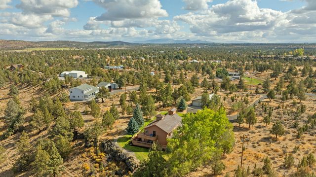 5745 NW Homestead Way, Redmond, OR 97756