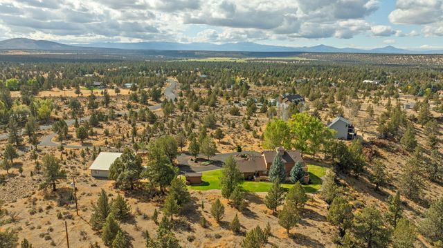 5745 NW Homestead Way, Redmond, OR 97756