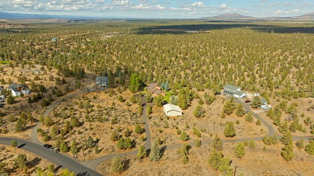 5745 NW Homestead Way, Redmond, OR 97756