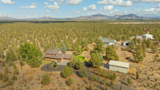 5745 NW Homestead Way, Redmond, OR 97756