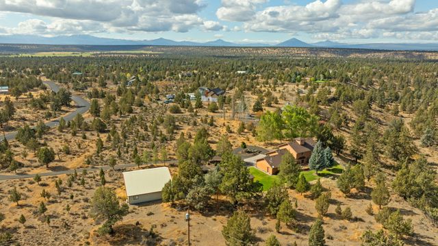 5745 NW Homestead Way, Redmond, OR 97756