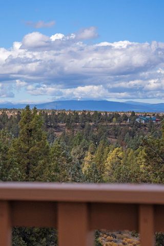 5745 NW Homestead Way, Redmond, OR 97756